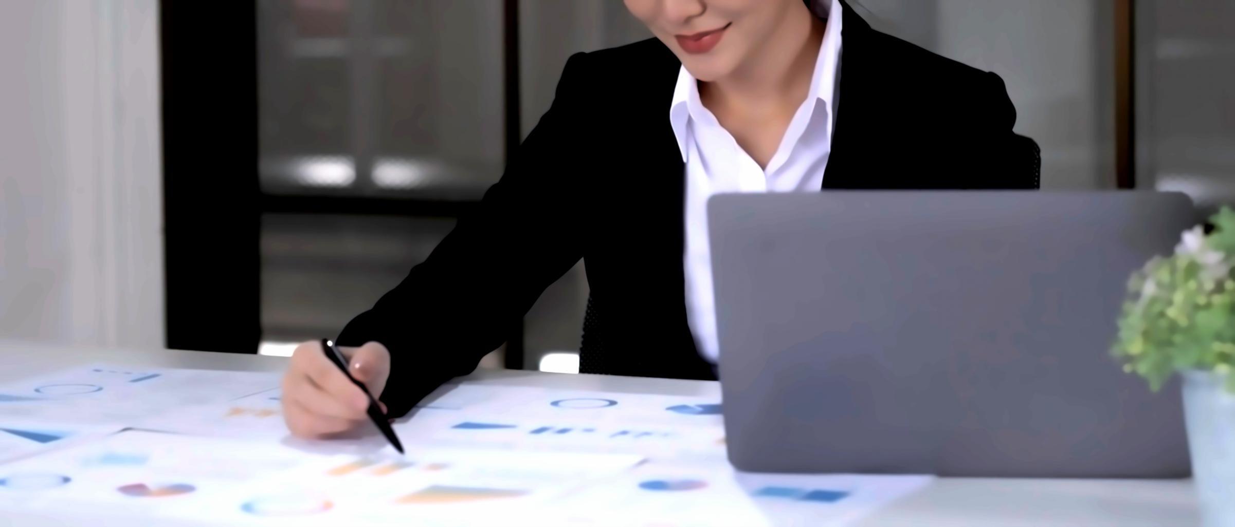 Interaktive Lernmaterialien auf der Glisvortex-Plattform mit SEO-Strategien für E-Commerce